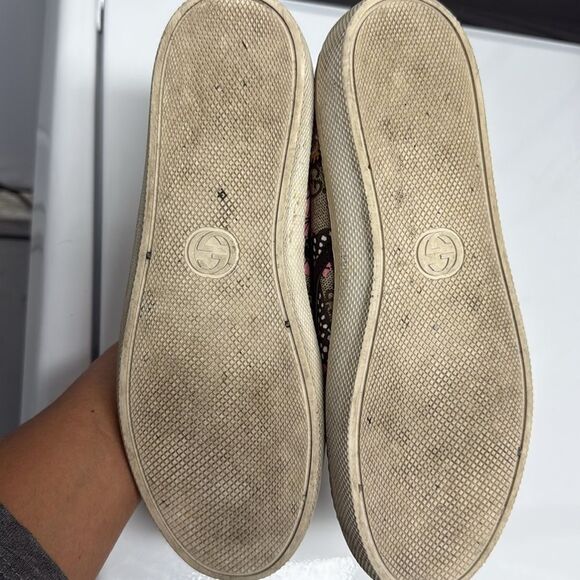 Gucci Print Sneaker Tiger Design AUTHENTIC - Like New - Size 39 Slip on Sneaker - Picture 4 of 7